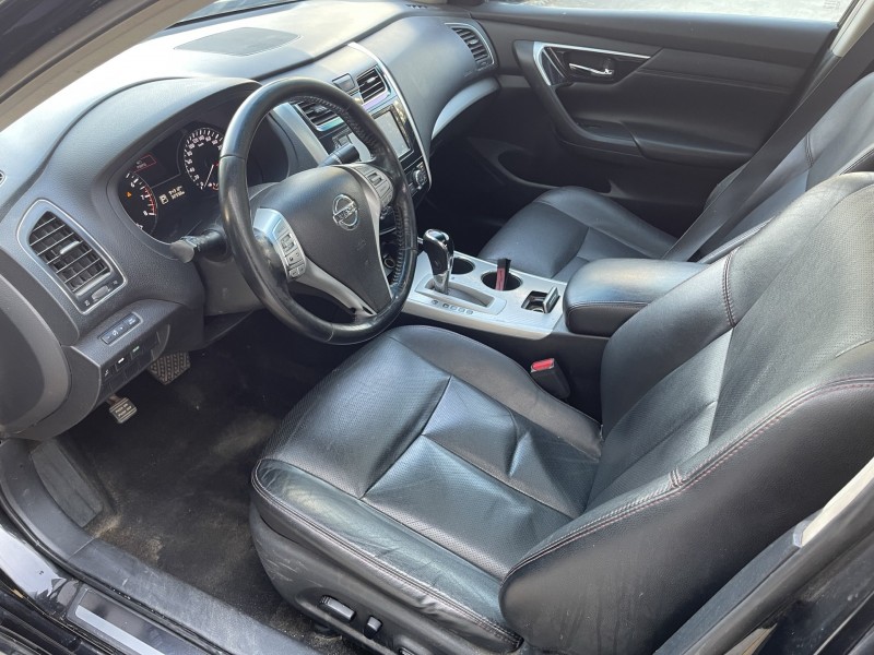 济宁18年日产天籁5