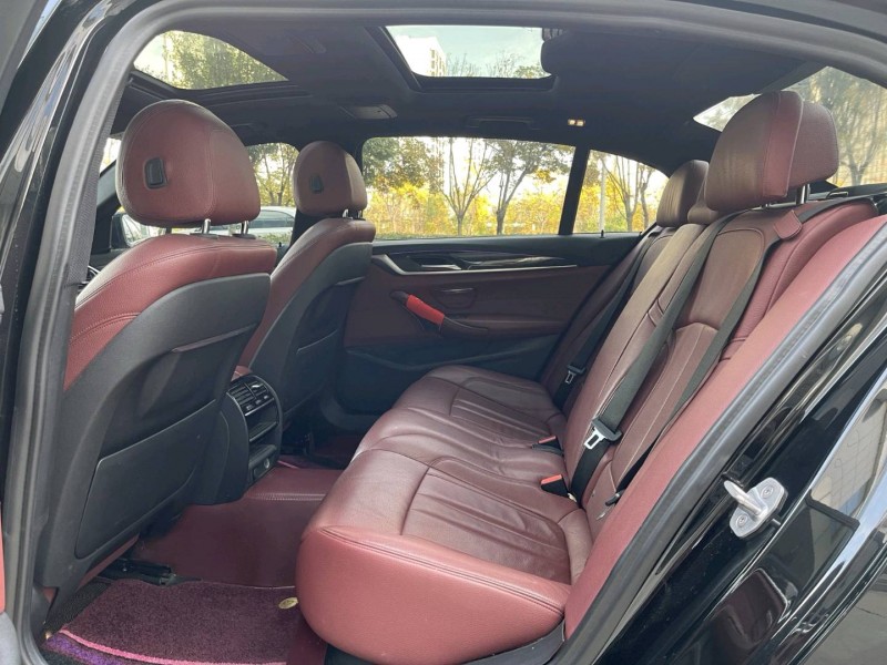 济宁19年宝马5系6