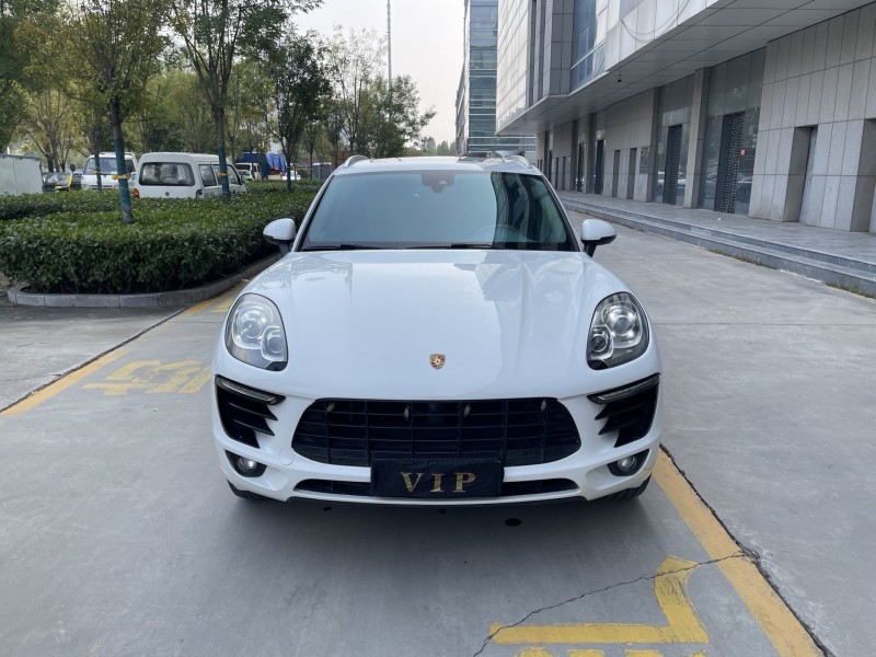 济宁16年保时捷Macan1