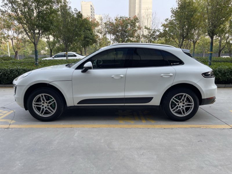 济宁16年保时捷Macan5