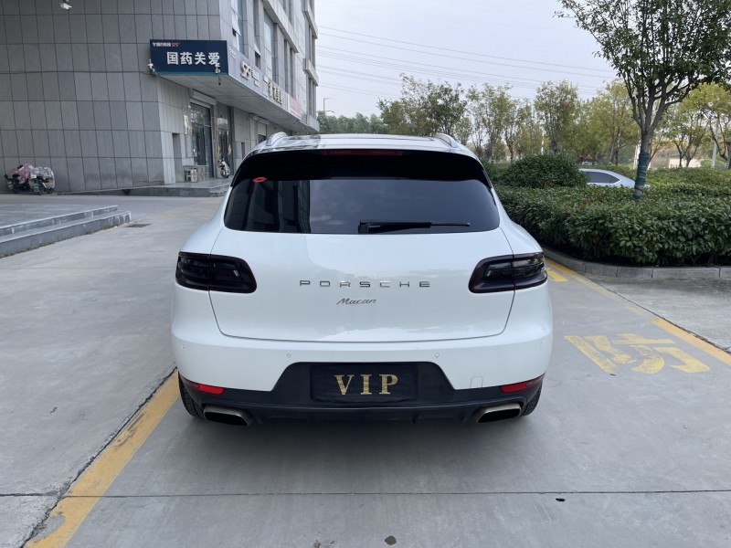 济宁16年保时捷Macan6