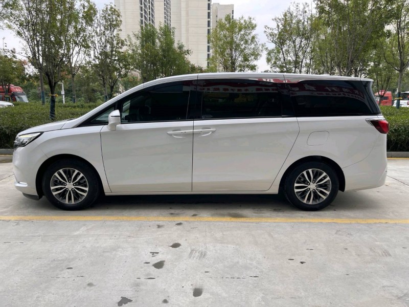 济宁21年别克GL88