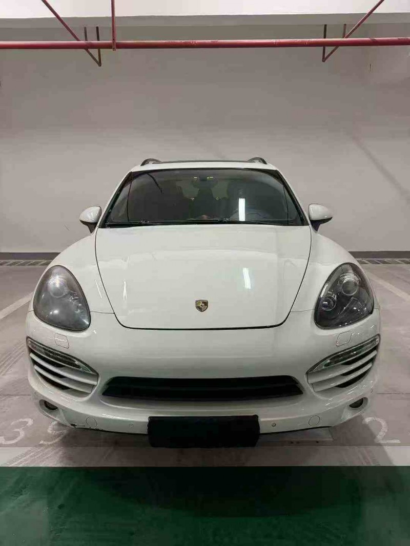 重庆13年保时捷卡宴1