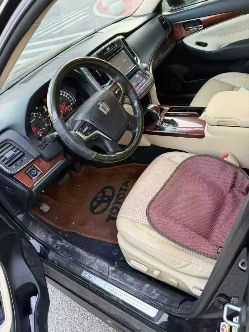 烟台16年丰田皇冠4