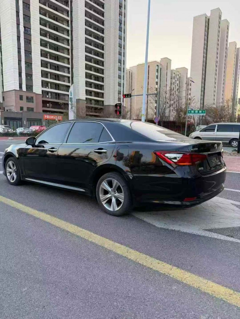 烟台16年丰田皇冠7