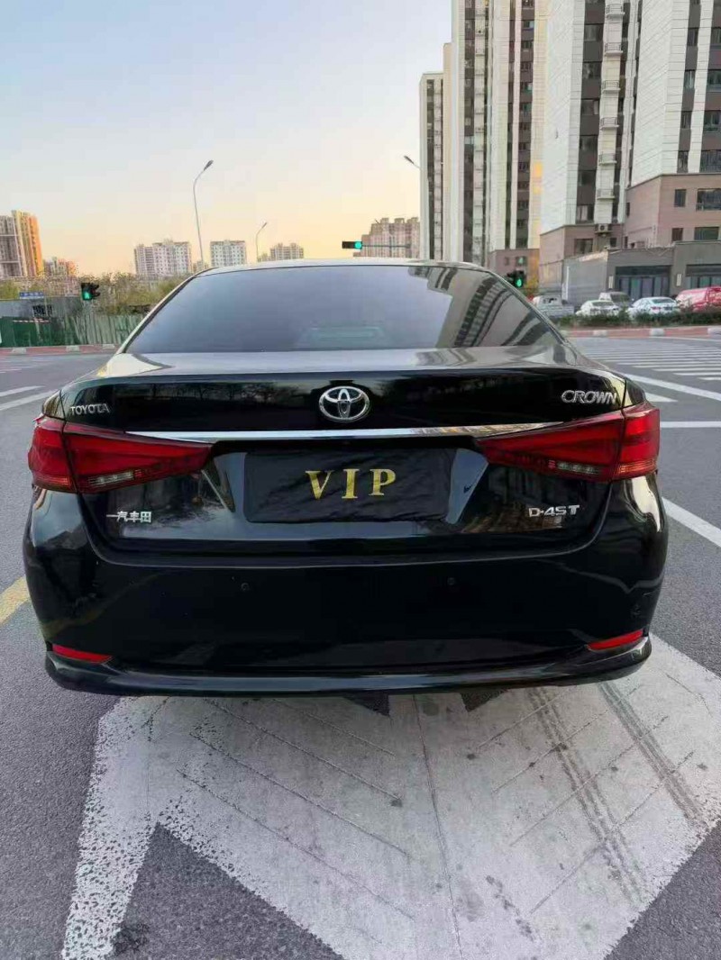 烟台16年丰田皇冠9