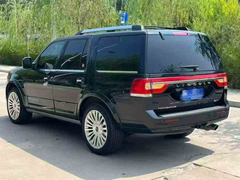 咸阳16年林肯领航员7