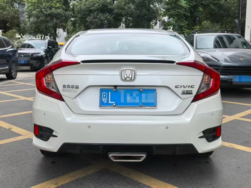 深圳21年本田思域9