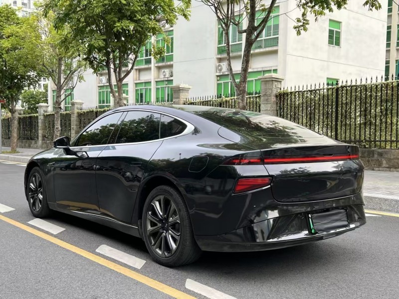 深圳22年小鹏汽车p77