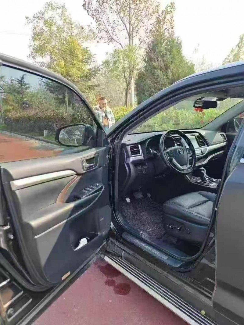 榆林17年丰田汉兰达4