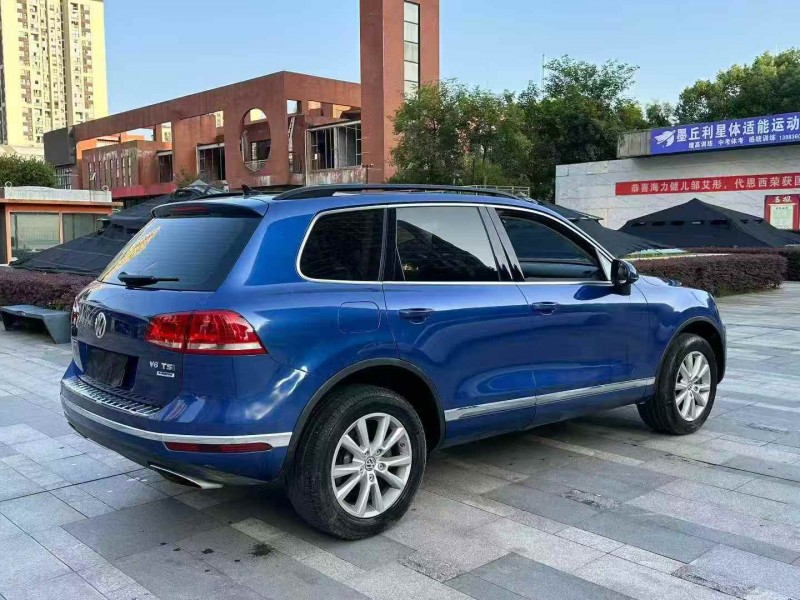 重庆16年大众途锐6