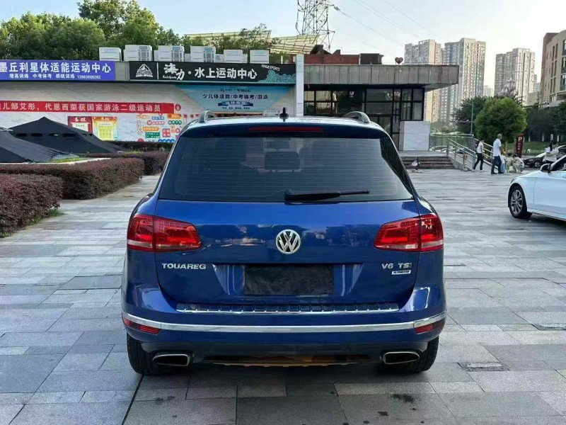 重庆16年大众途锐9