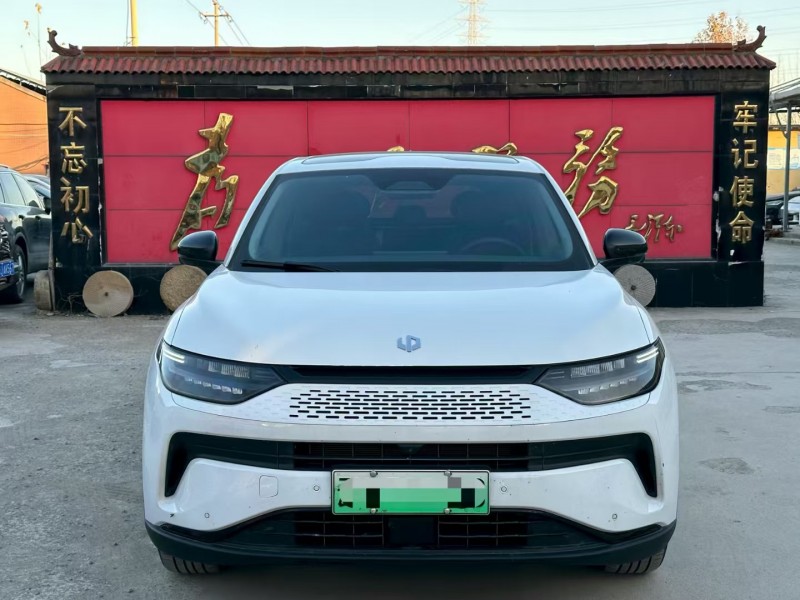 淄博24年零跑汽车C111