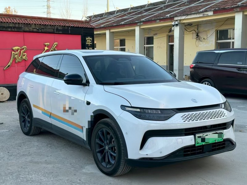 淄博24年零跑汽车C113