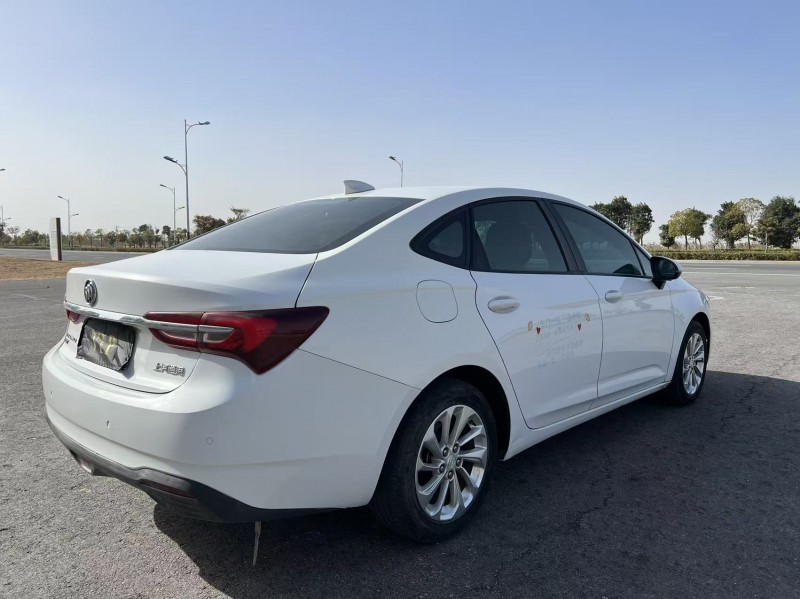 盐城21年别克威朗8