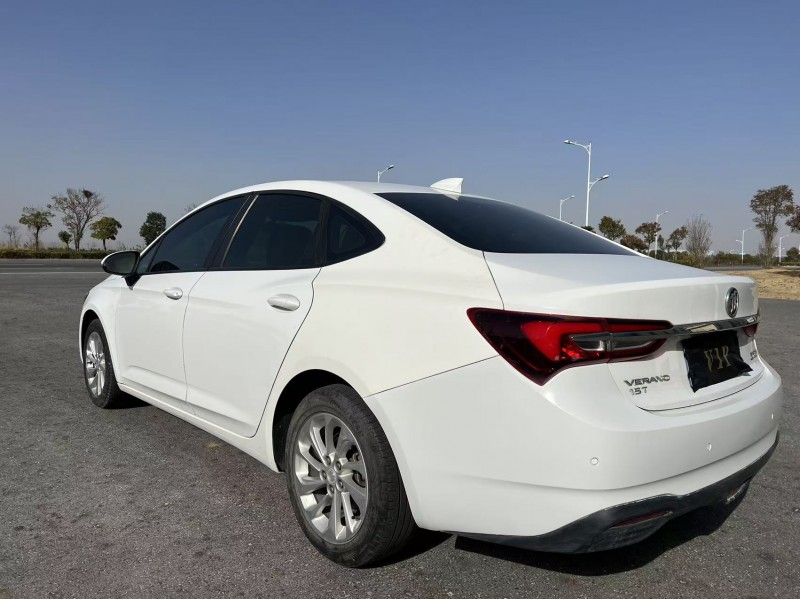 盐城21年别克威朗9