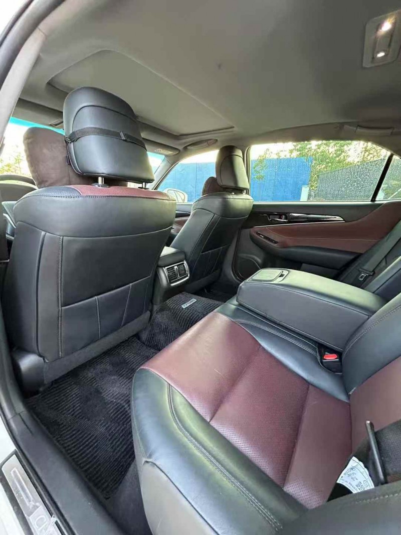 徐州18年丰田皇冠2