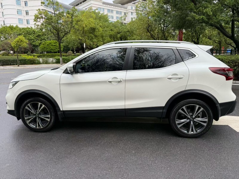 楚雄23年日产逍客7