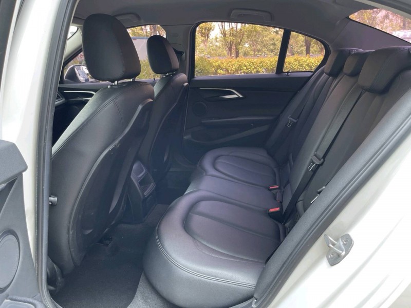 济宁19年宝马1系6