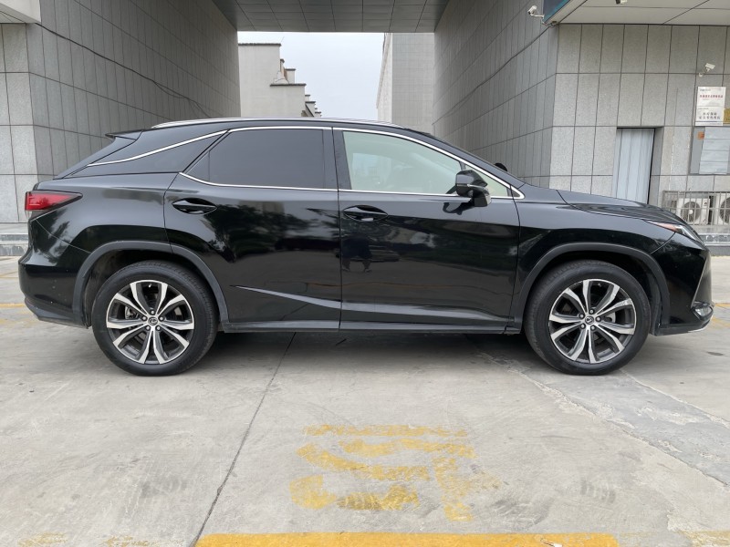 济宁20年雷克萨斯RX8