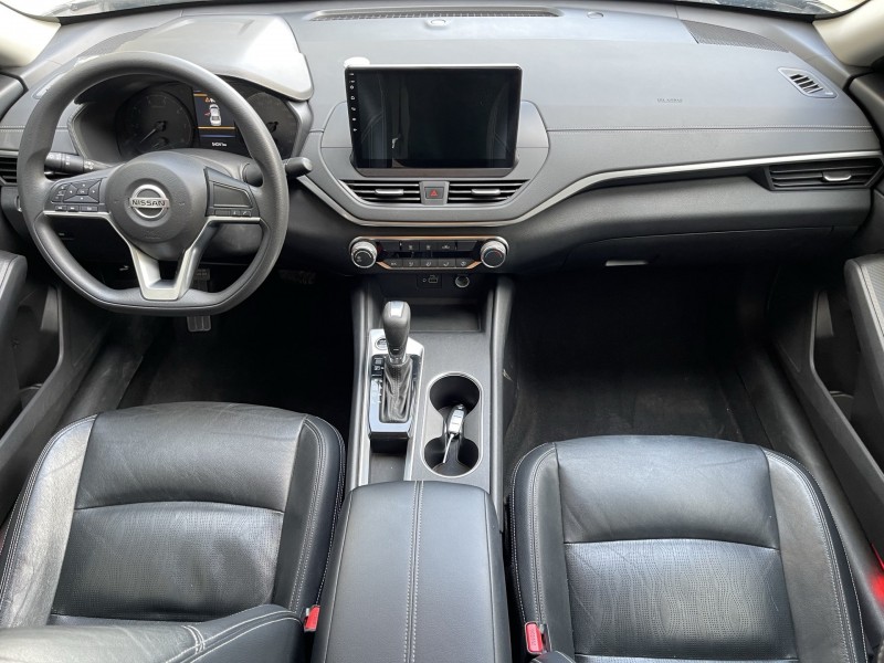 济宁21年日产天籁5