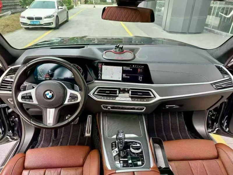 广州21年宝马X76