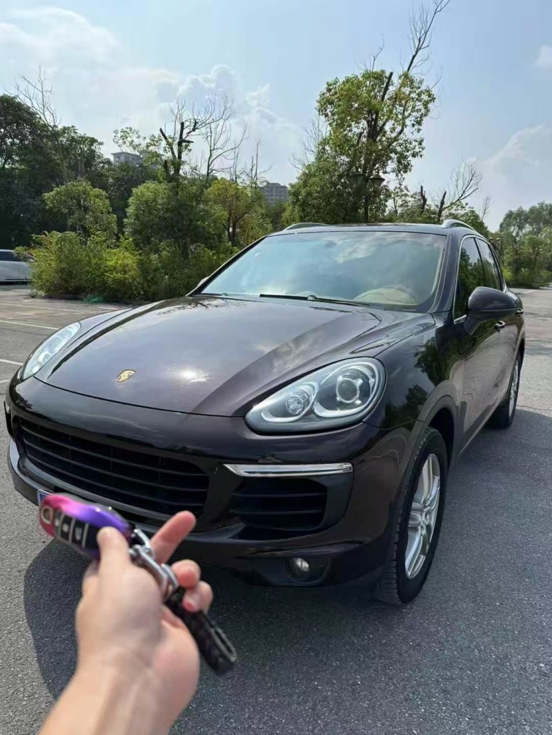 广州15年保时捷卡宴1