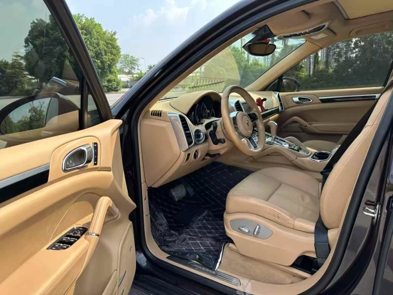 广州15年保时捷卡宴5