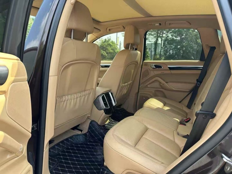 广州15年保时捷卡宴6