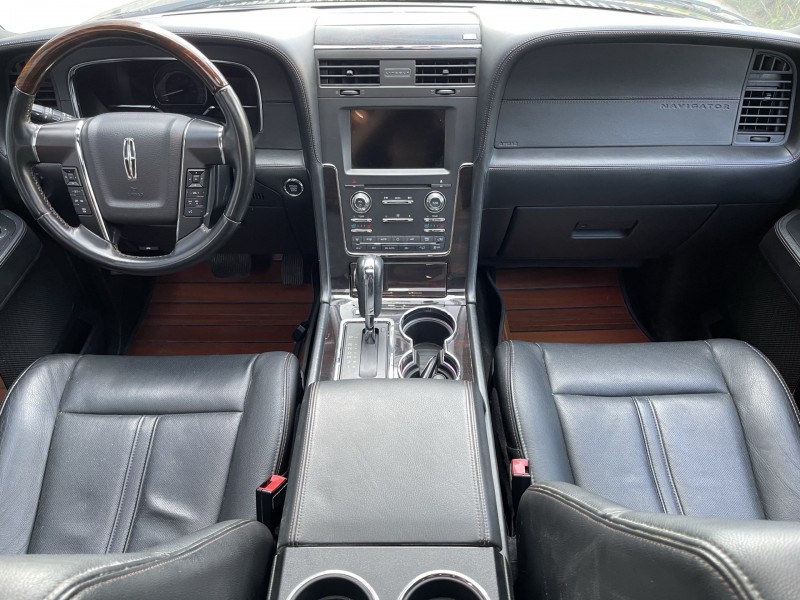 济宁18年林肯领航员2