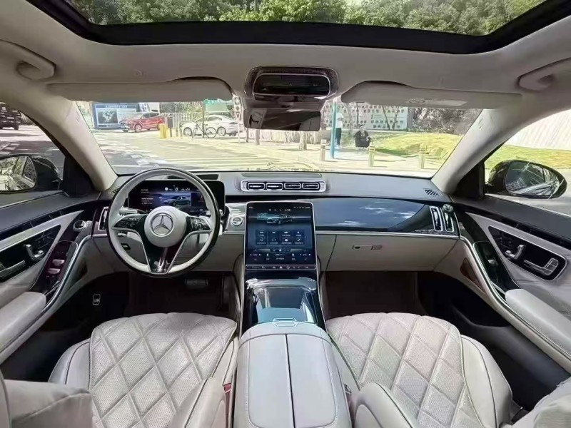 广州21年奔驰迈巴赫S级5