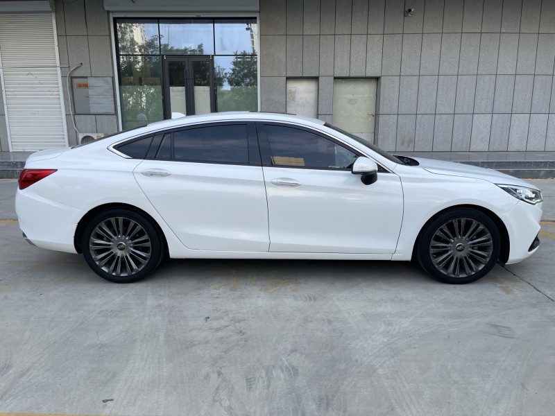 济宁19年红旗H57