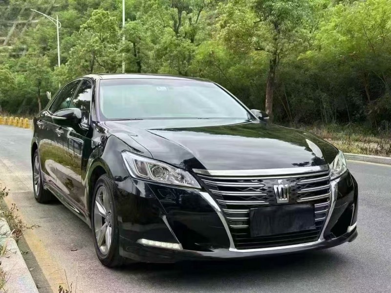 广州17年丰田皇冠2