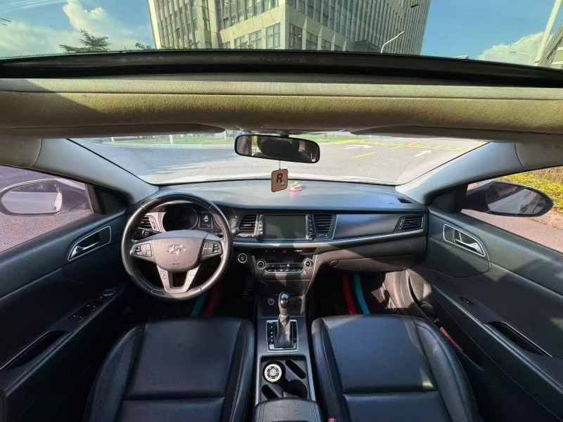 广州18年现代名图8