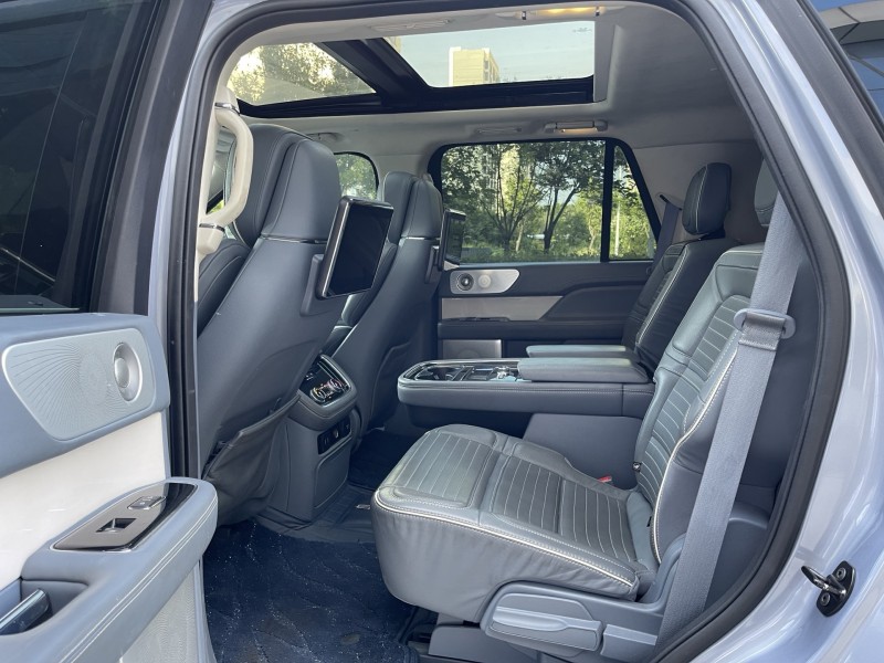 济宁22年林肯领航员5