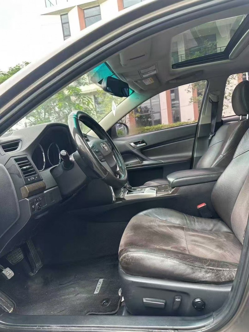 广州13年丰田锐志6