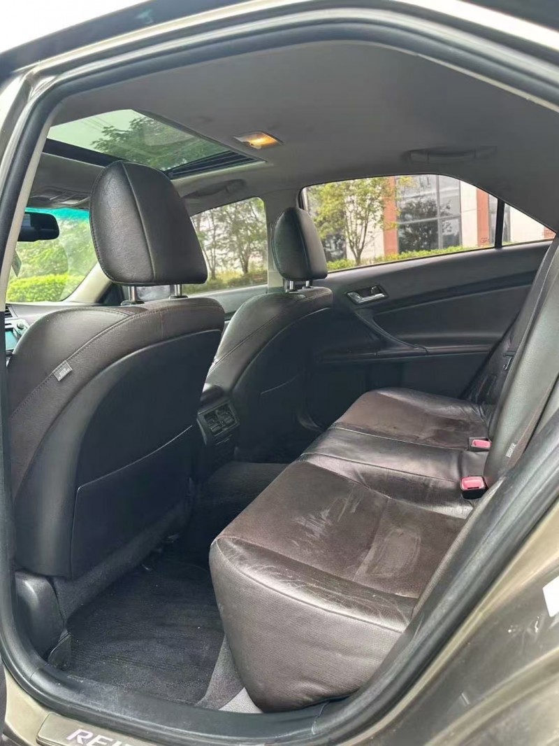 广州13年丰田锐志7