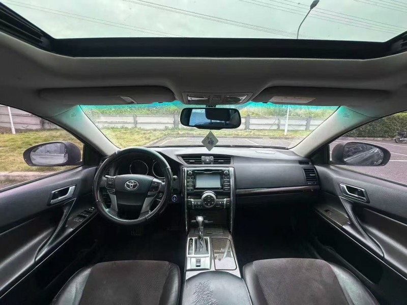 广州13年丰田锐志8