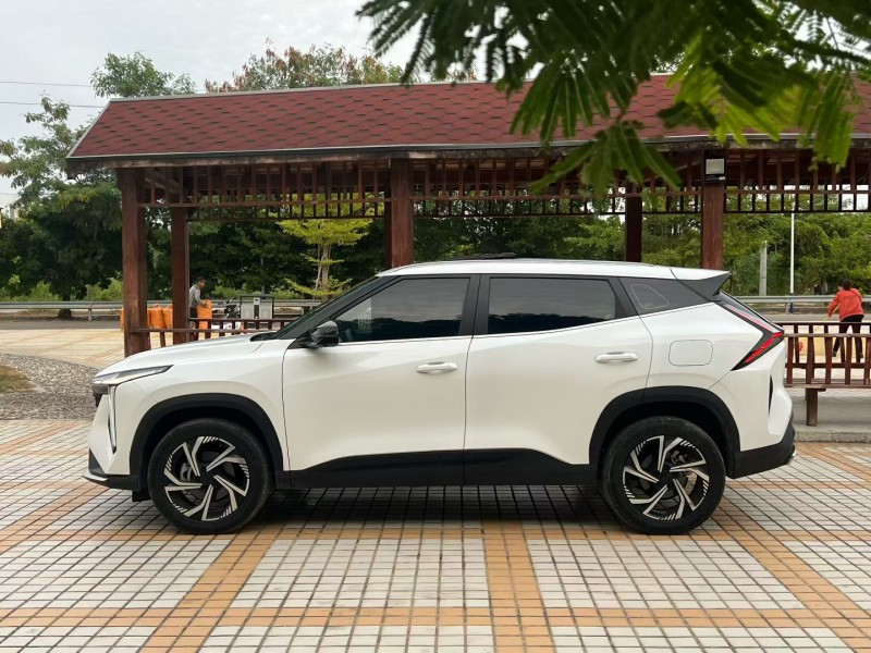 汕头23年吉利博越3