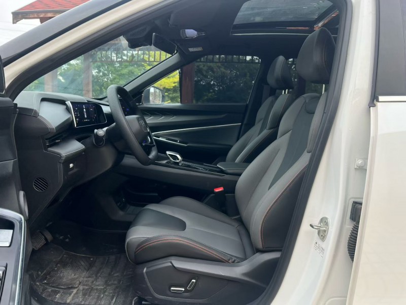 汕头23年吉利博越4