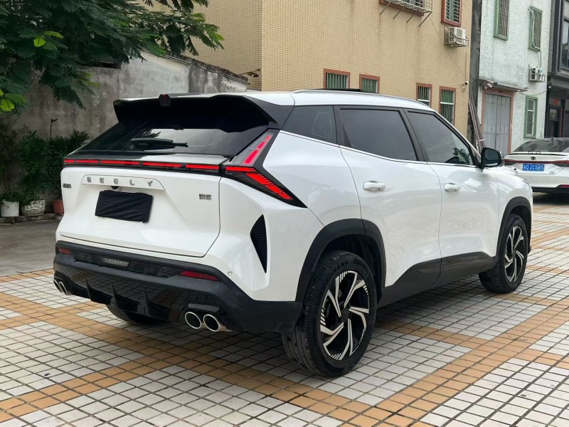 汕头23年吉利博越8