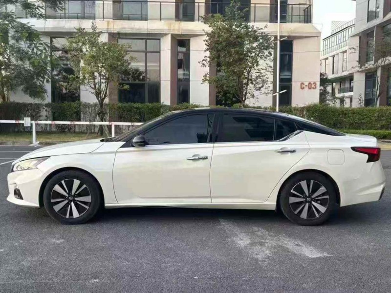 广州21年日产天籁3