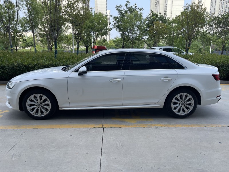 济宁19年奥迪A4L4