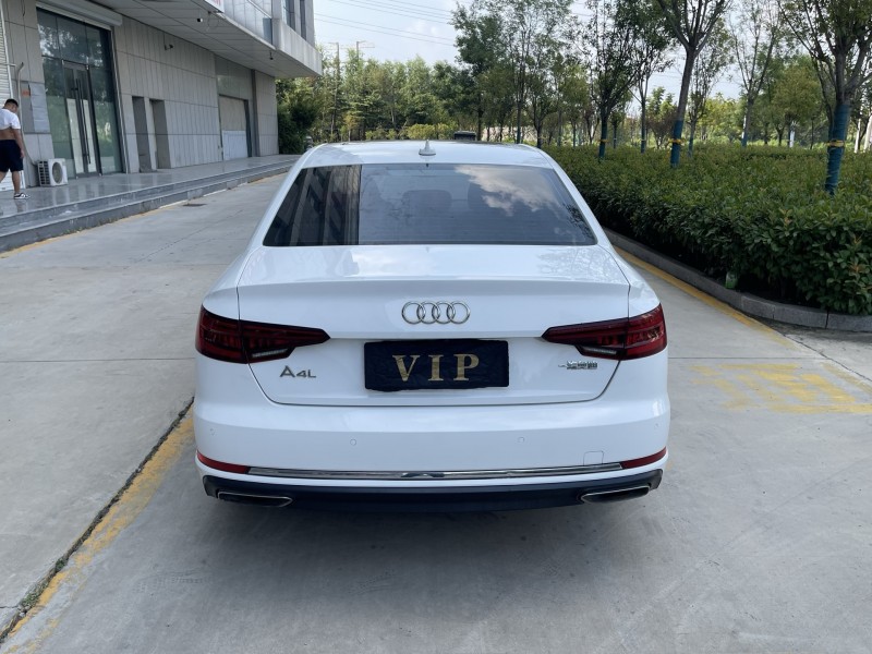 济宁19年奥迪A4L6