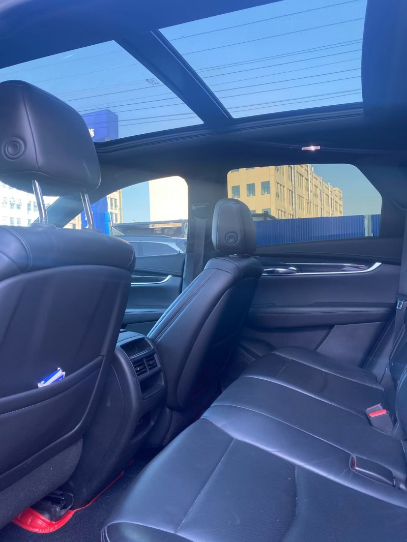 长沙20年凯迪拉克XT54