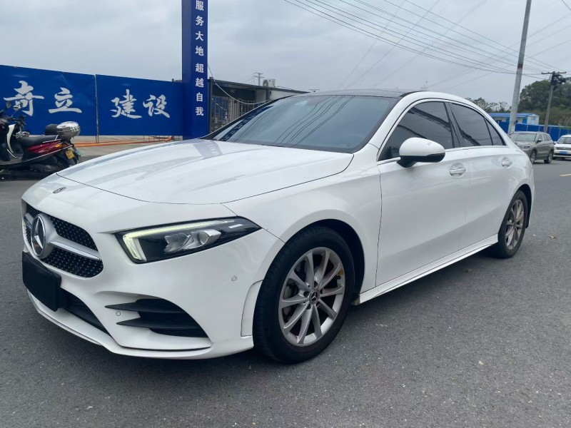 长沙19年奔驰A2