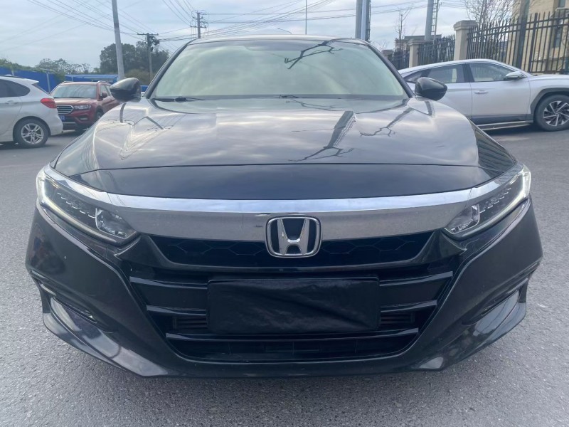 贵阳21年本田雅阁1