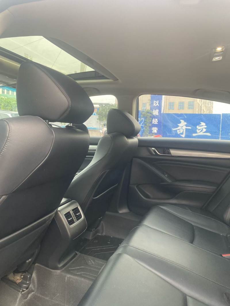 贵阳21年本田雅阁4