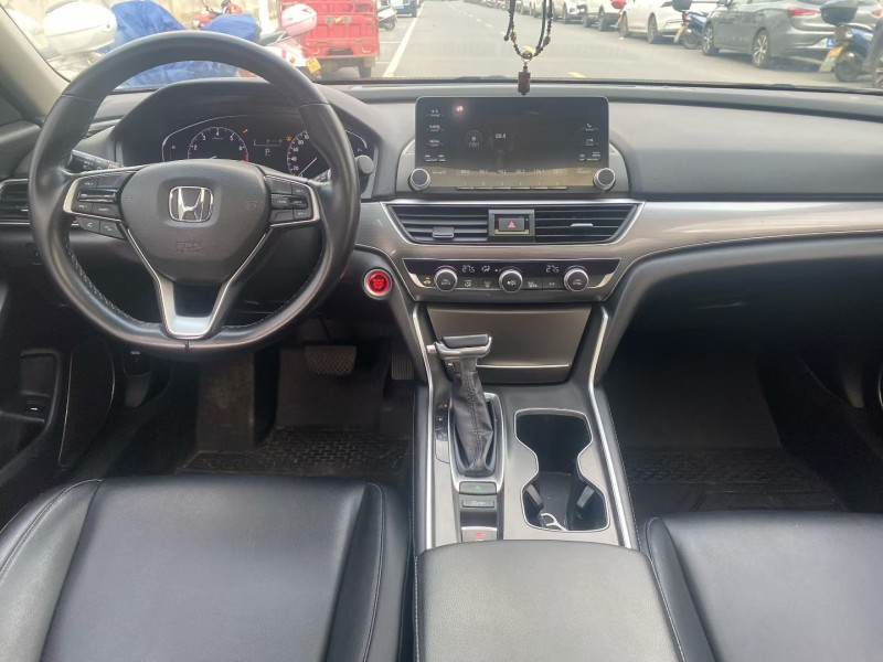 贵阳21年本田雅阁5