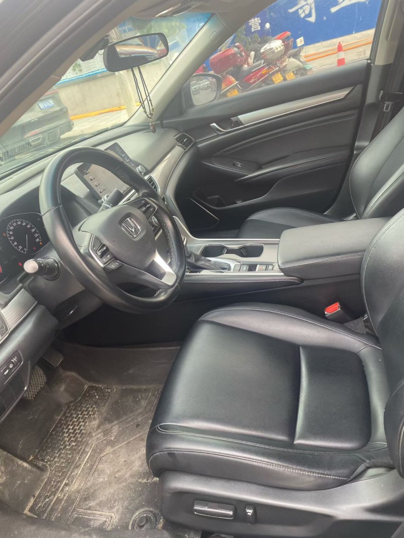 贵阳21年本田雅阁6